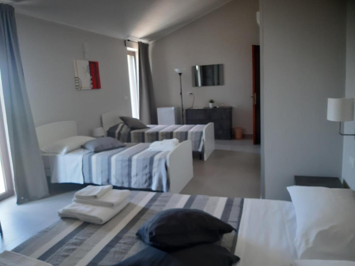 לידו די פונדי Un Passo Dal Mare - Guest House מראה חיצוני תמונה